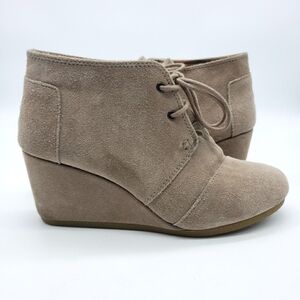 TOMS 300616 Suede Taupe Desert Wedge Women Ankle Boots US 9 tan lace up